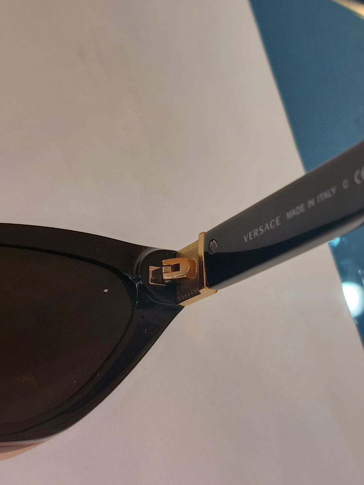 Versace 3356 con piccolissimo difetto.